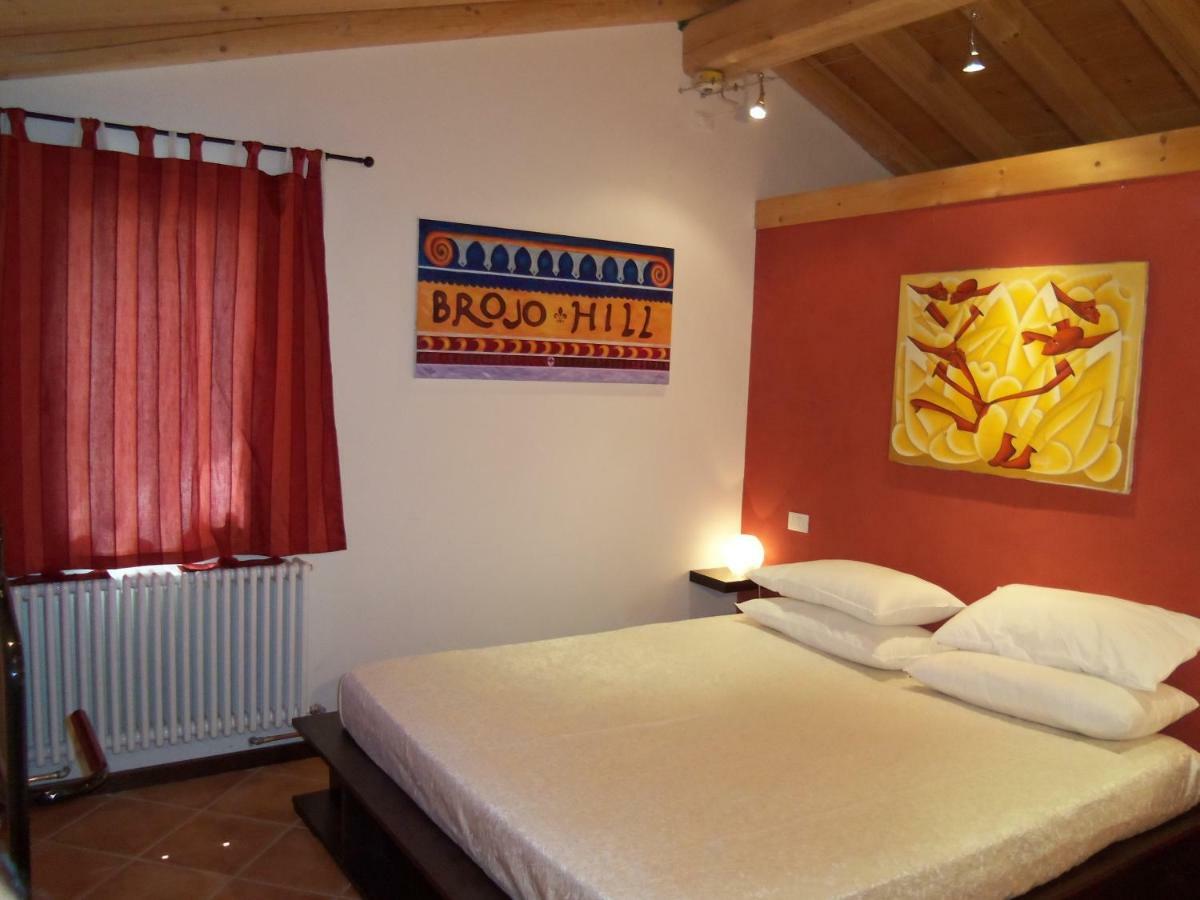 Brojo Hill Bed and Breakfast Longare Eksteriør billede